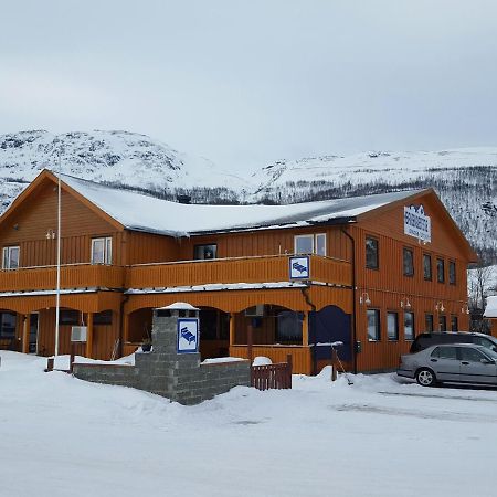 Henriksen Gjestestue Sørkjosen Exterior foto