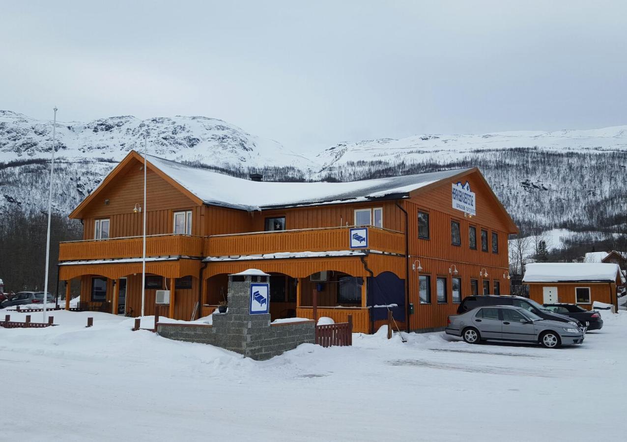 Henriksen Gjestestue Sørkjosen Exterior foto